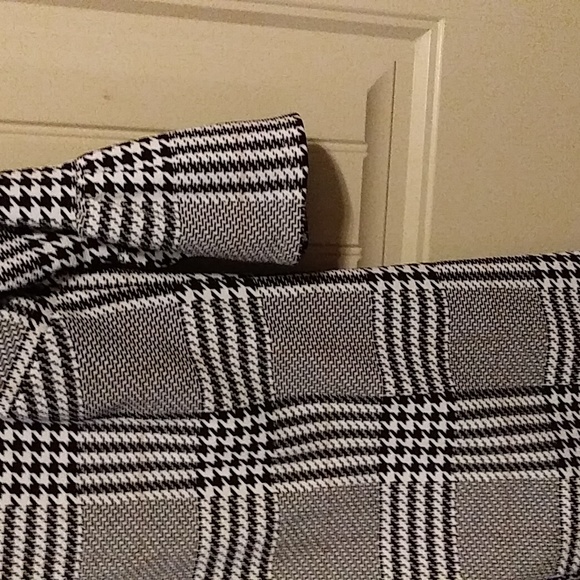 Brand new, without tag, size small. - Picture 3 of 4